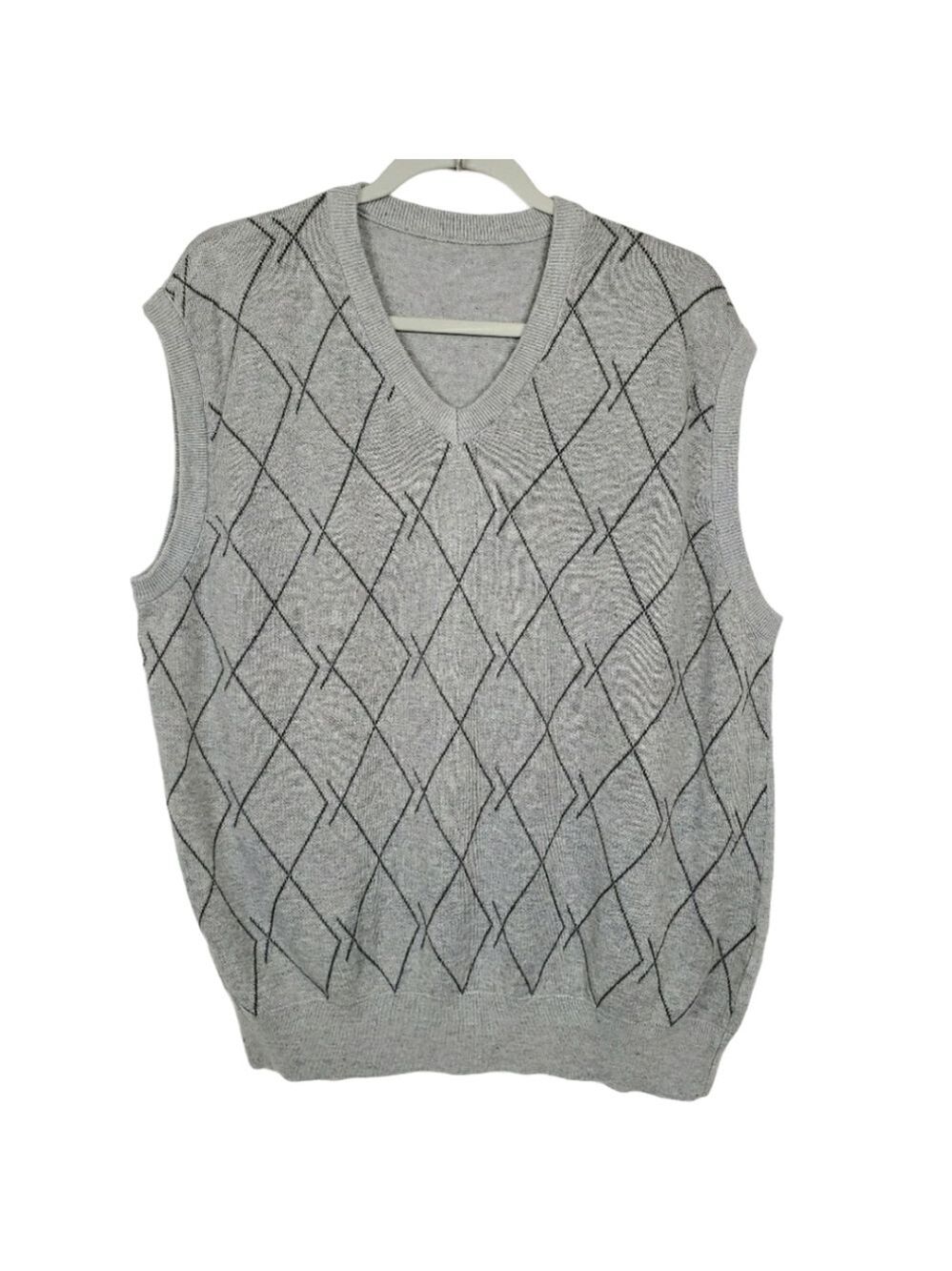 Gray diamond pattern sweater vest sz XL